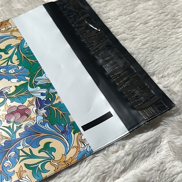 6” x 9” Poly Mailers Floral Paisley print poly mailers- 40 self sealing mailers - Picture 9 of 11